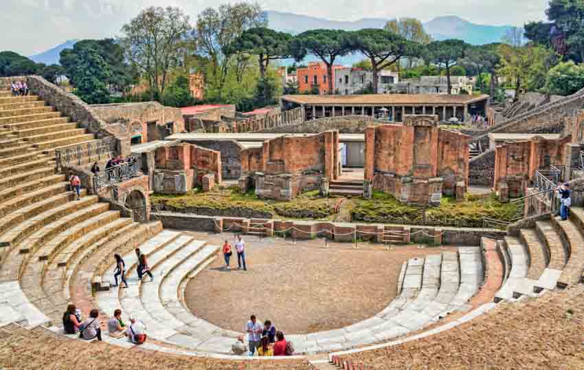 Visiter Naples