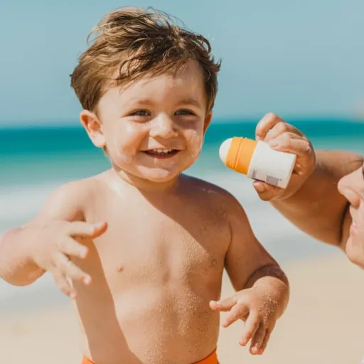 Vacances avec bébé et enfant : 8 choses à savoir !