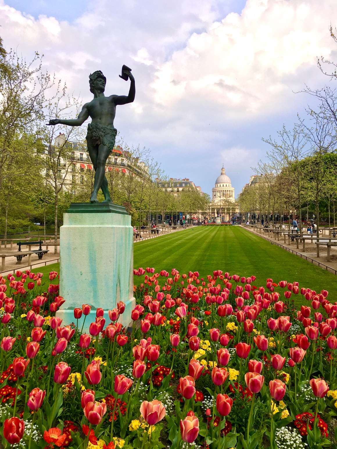 Le Jardin du Luxembourg &agrave; Paris au printemps, valeur s&ucirc;re avec des enfants