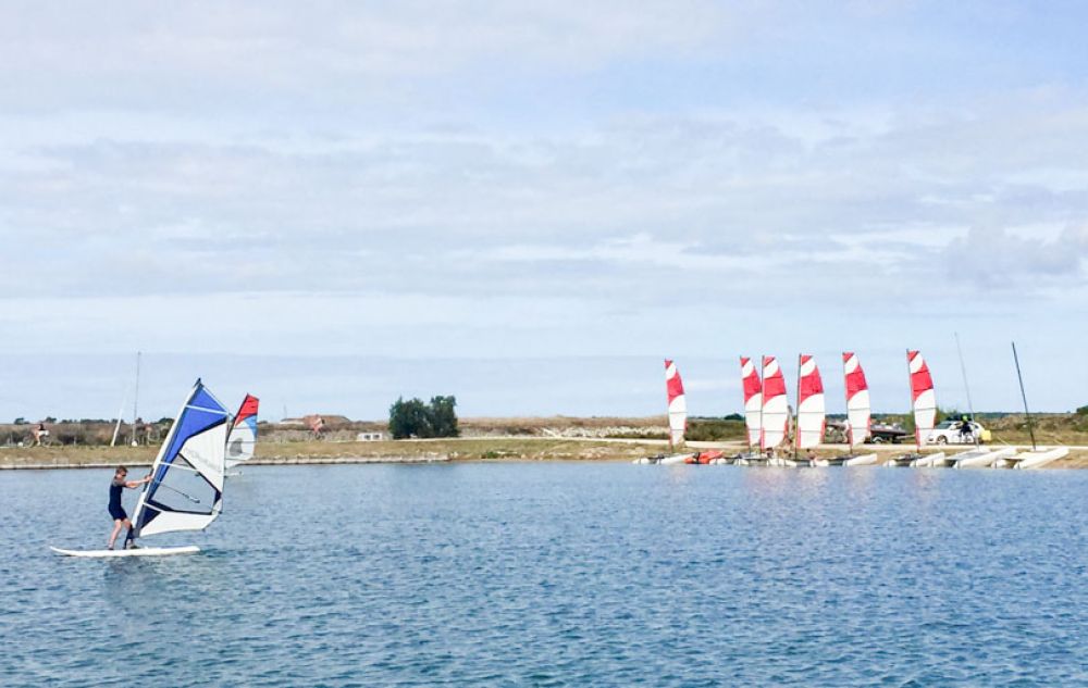 que faire île de ré : planche à voile