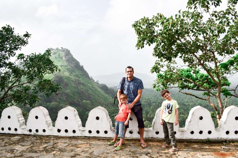 visite de Dambulla lors d'un voyage au Sri Lanka en famille