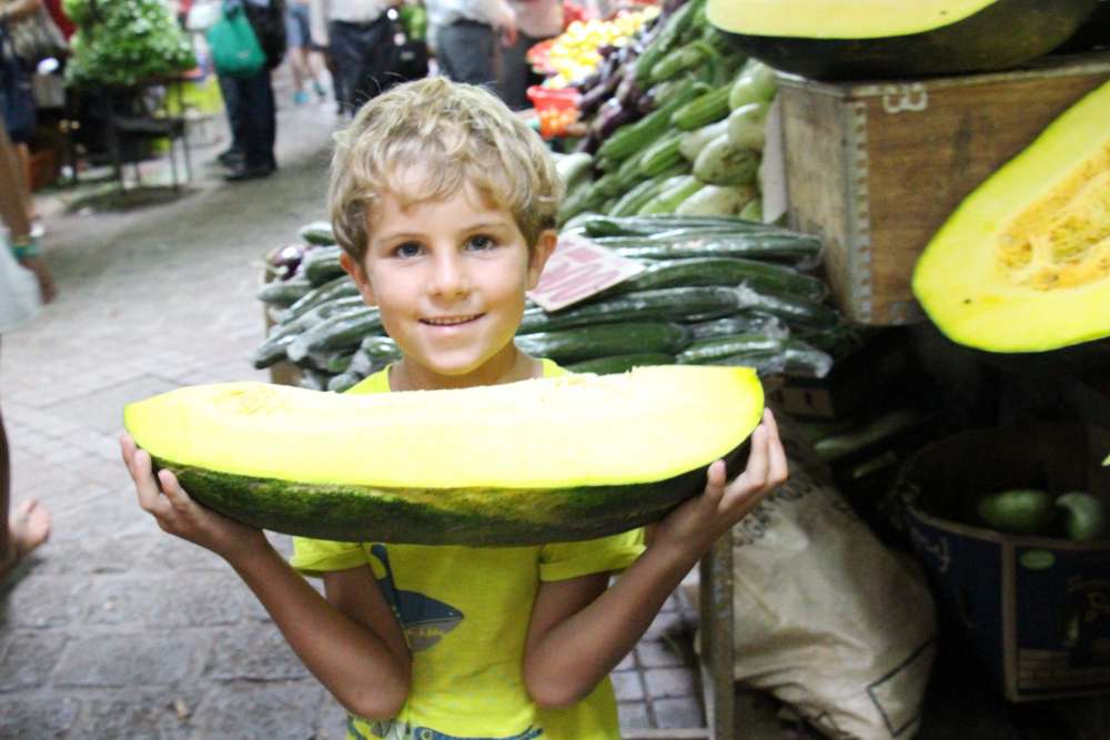 marché Port Louis à l'île Maurice avec enfants