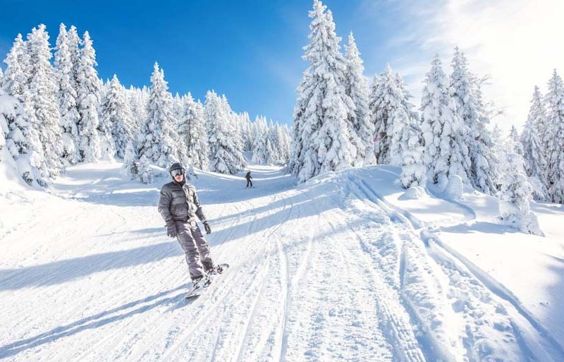 Activités d'hiver et d'été : neige et randonnée Pays de Gex Monts Jura